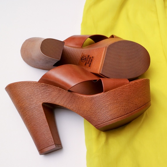 Tan Chunky heel - Picture 4 of 4